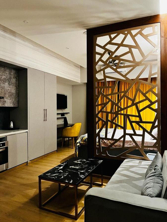 Luxe Apartment By Hey Studio'S Ghaziabad Exterior foto