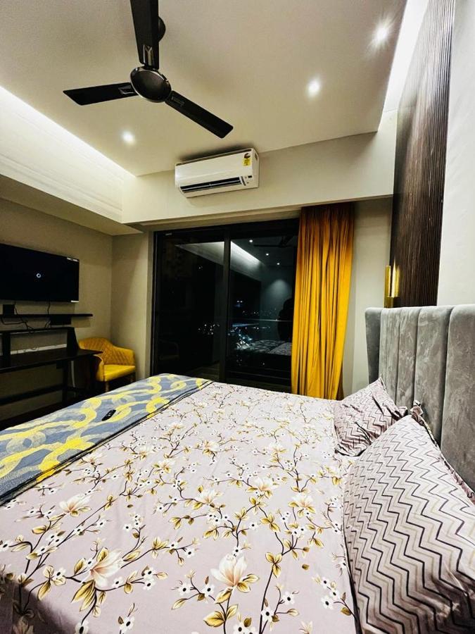 Luxe Apartment By Hey Studio'S Ghaziabad Exterior foto